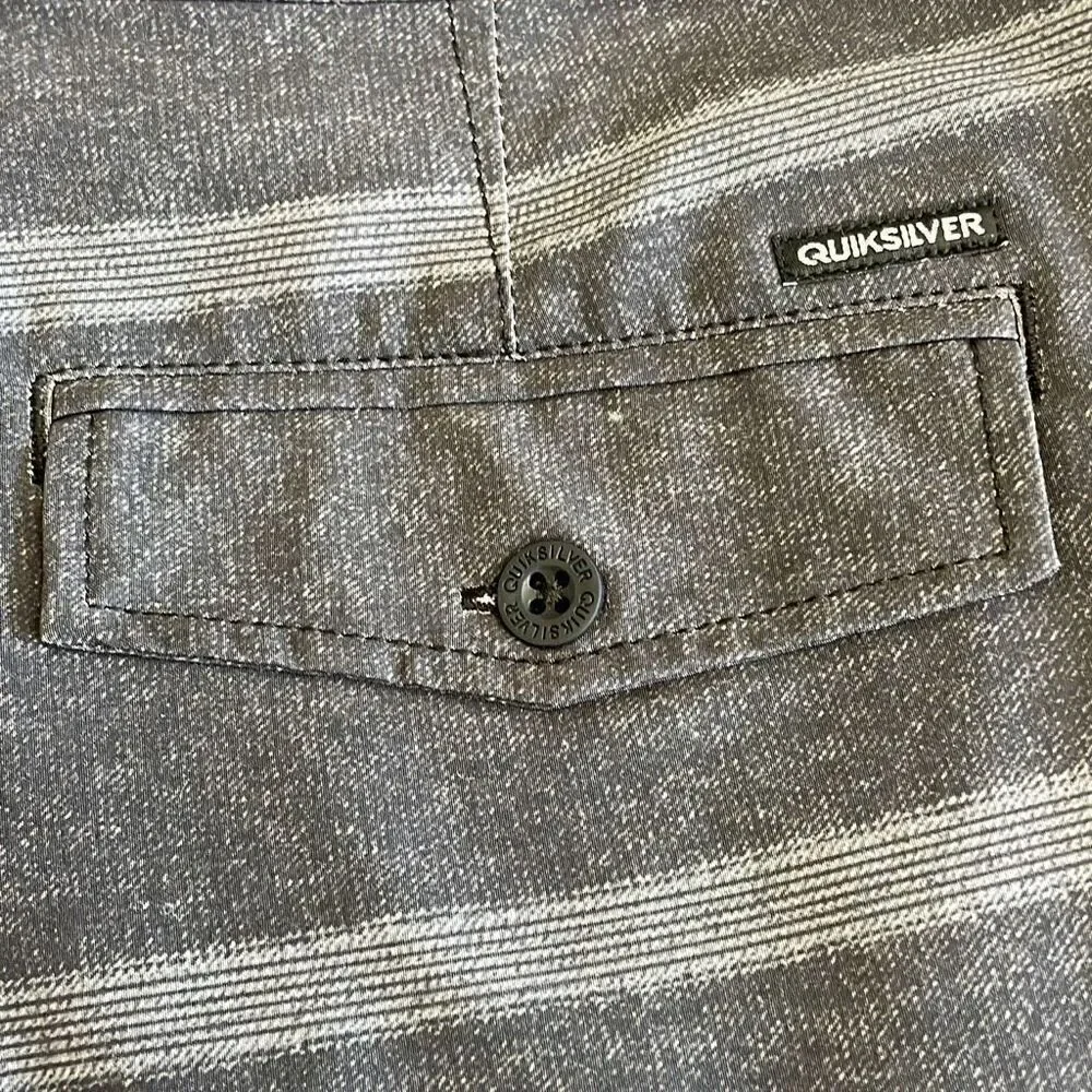 NWOT Quiksilver Charcoal Gray Stripe Amphibian Board Shorts Swim Trunks - Size 2